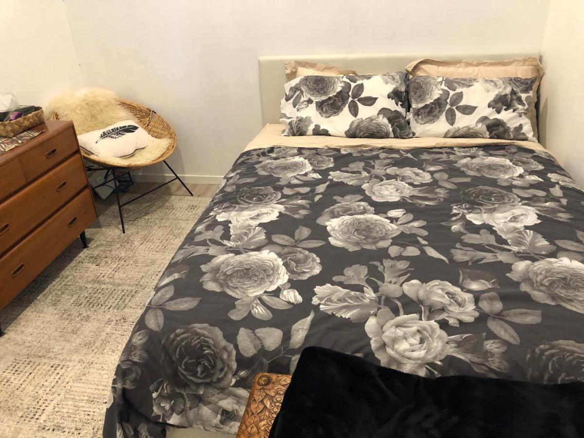 Cool Apartment, Central To Everything, Share With 2X Bulldogs Auckland Exterior foto